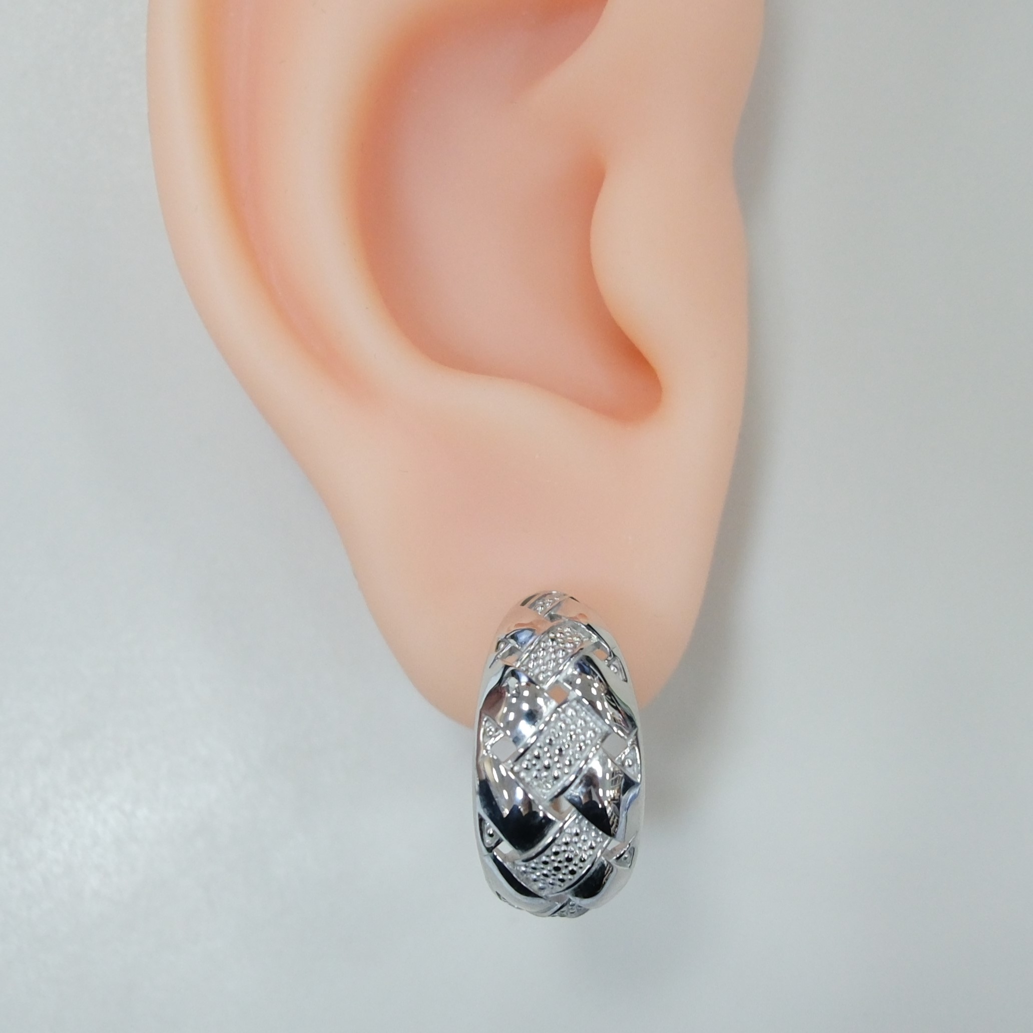 Серебряные серьги с бриллиантами